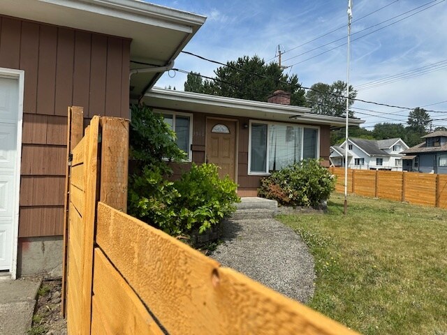 Primary Photo - 3540 Portland Ave E