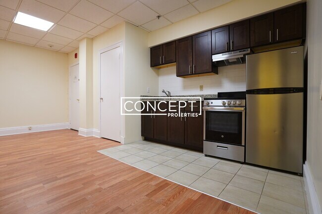 Building Photo - 62 Boylston St