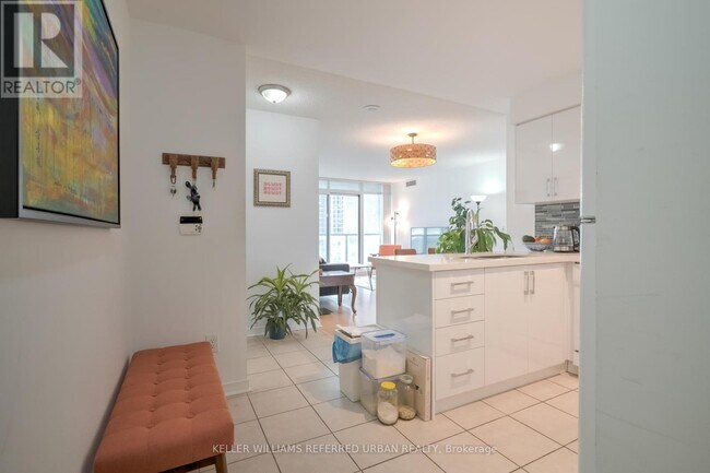 Photo du bâtiment - 5500-5500 Yonge St