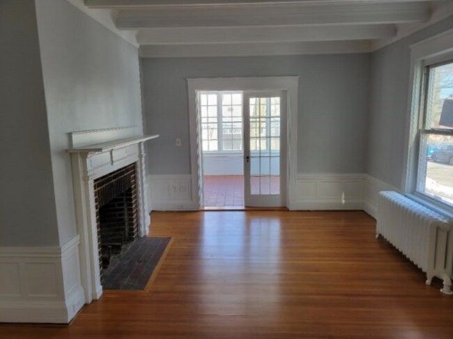 Foto del edificio - 15 Bartlett Ave