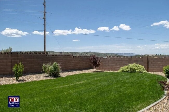 Building Photo - 1422 Southern View Dr