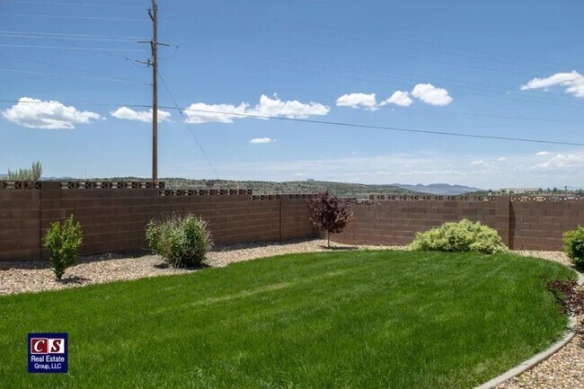 Foto del edificio - 1422 Southern View Dr