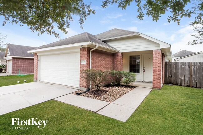 Building Photo - 13531 High Banks Ln