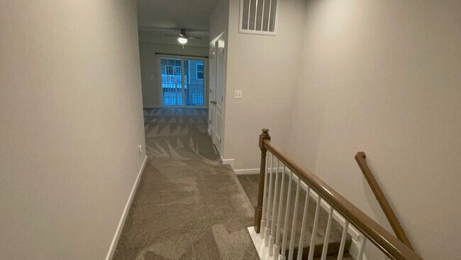 Foto del edificio - 5903 Laurel Bed Ln