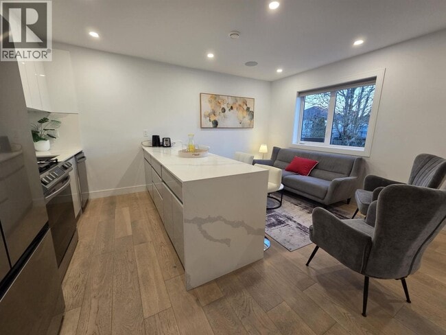 Building Photo - 2881 E Georgia St