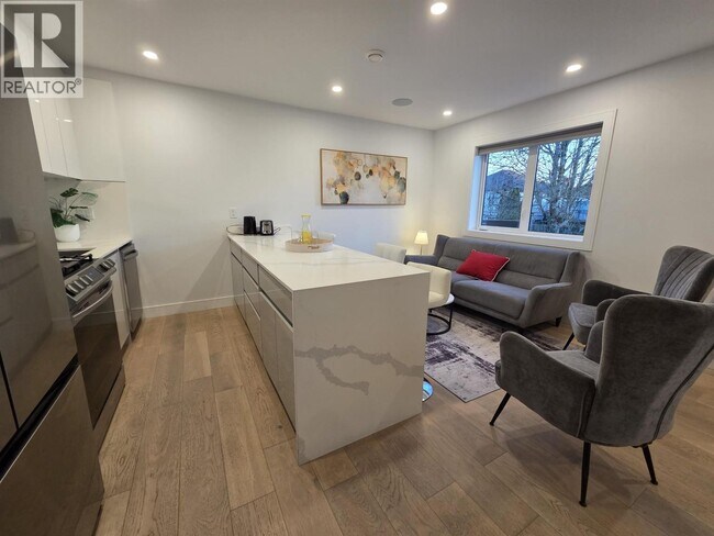 Photo du bâtiment - 2881 E Georgia St