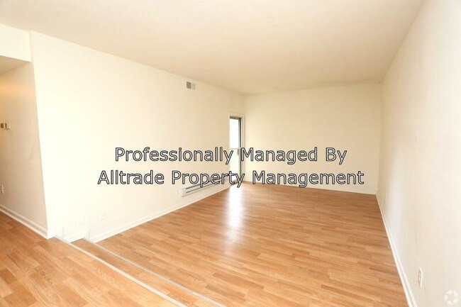 Building Photo - 1760 McCullough Dr