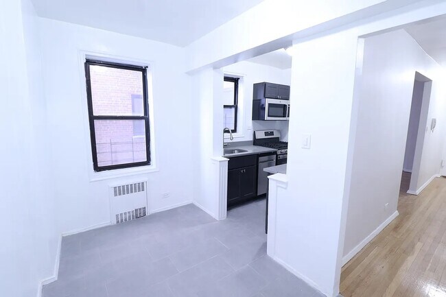 Foto del edificio - 98-30 67th Ave