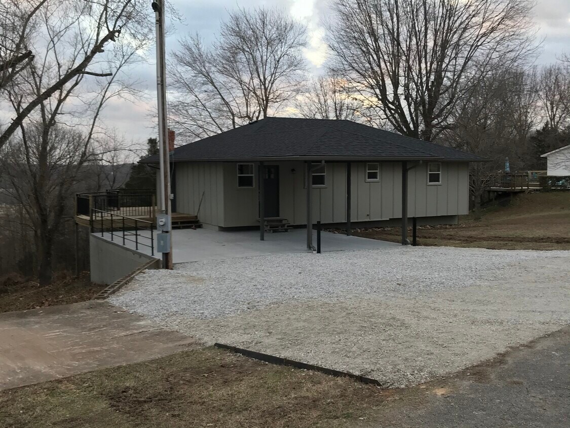 Primary Photo - 108 Harper Dr