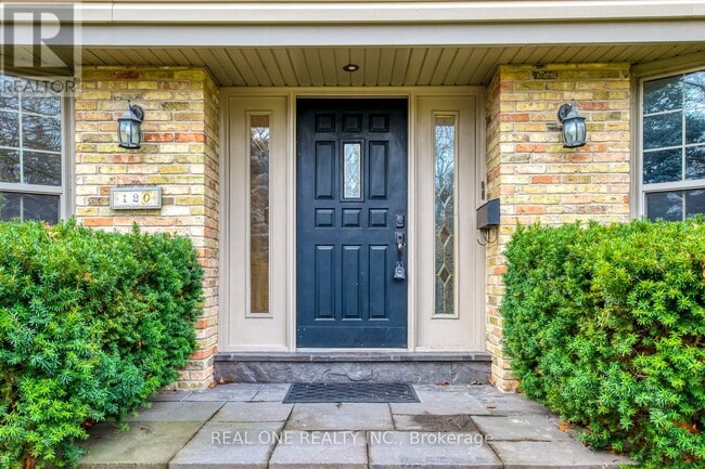 Photo du bâtiment - 120 Blyth Crescent