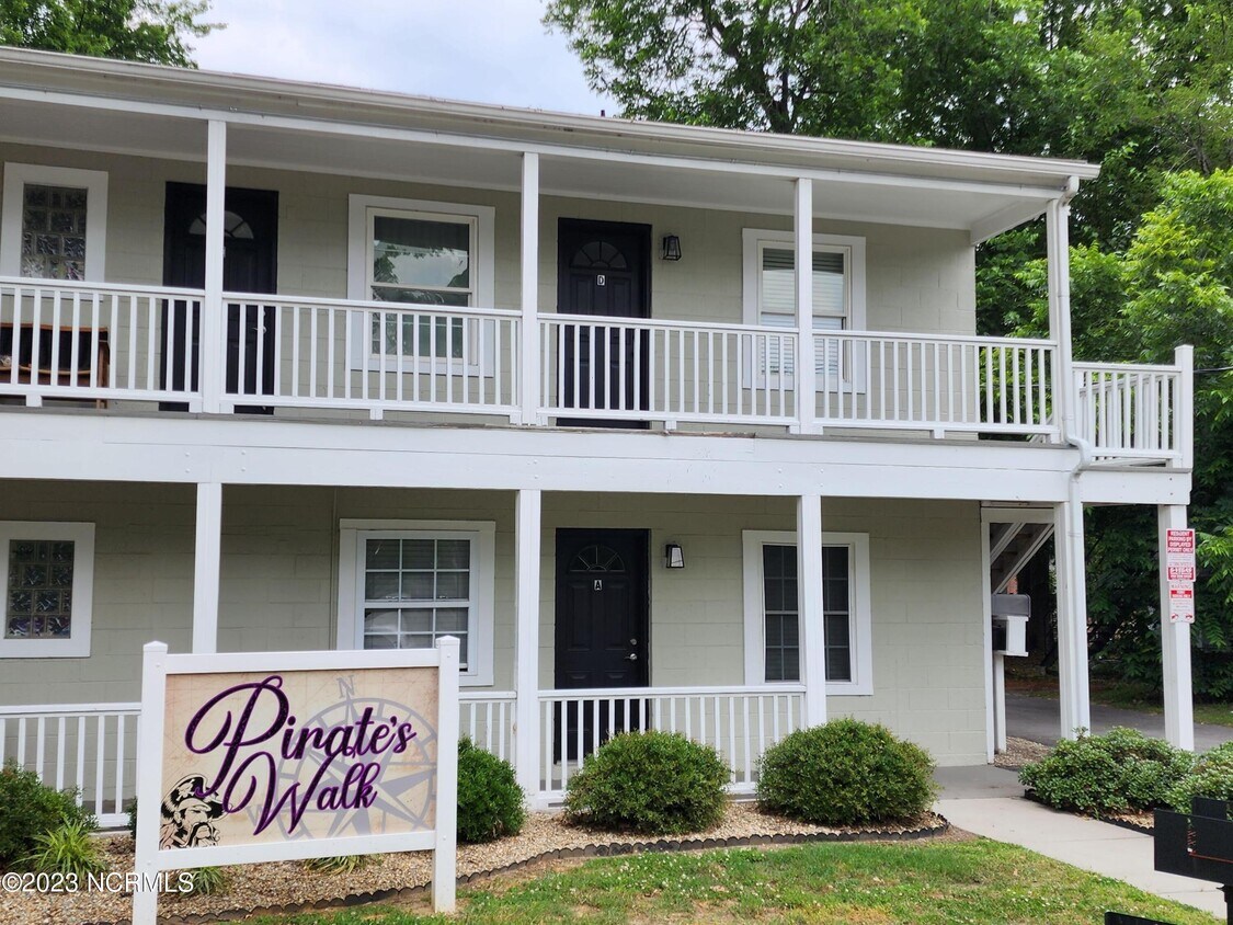 Foto principal - 402 S Holly St