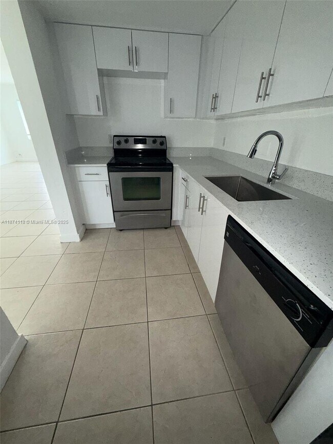 Foto del edificio - 13700 NE 6th Ave