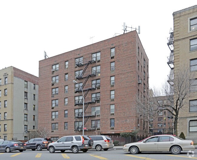 Foto del edificio - 14725 Northern Blvd