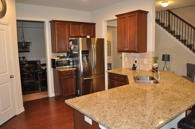 Building Photo - 5040 Breezewood Cir