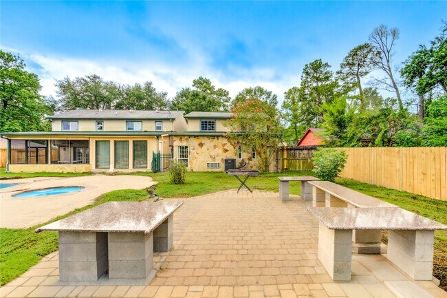 Foto del edificio - 303 Shady Glen Ln