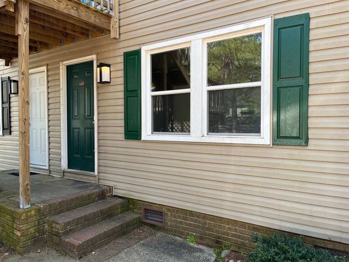 Foto principal - 1st Floor 2 Bed, 1 Bath Condo in Concord