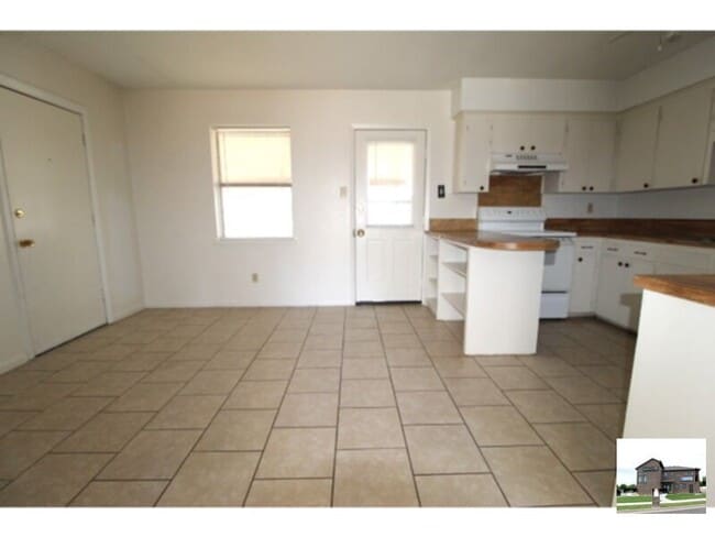 Building Photo - 803 Michelle Dr