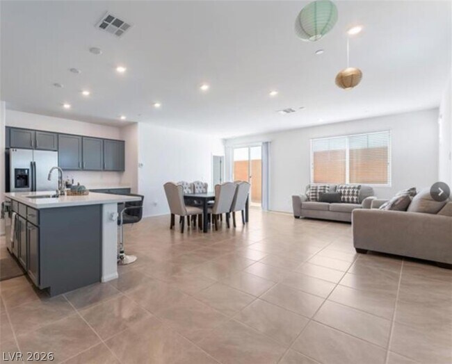 Building Photo - 1975 Majalis Pl