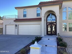 Building Photo - 305 Cloud Song E