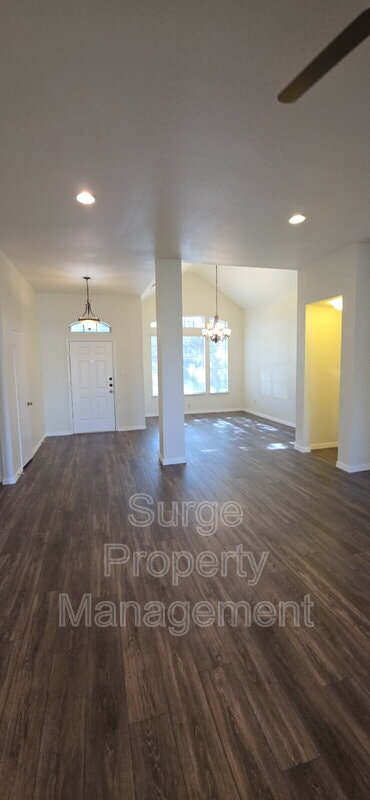 Foto del edificio - 629 Dorchester Dr