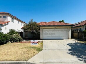 Building Photo - 4274 W Weldon Ave