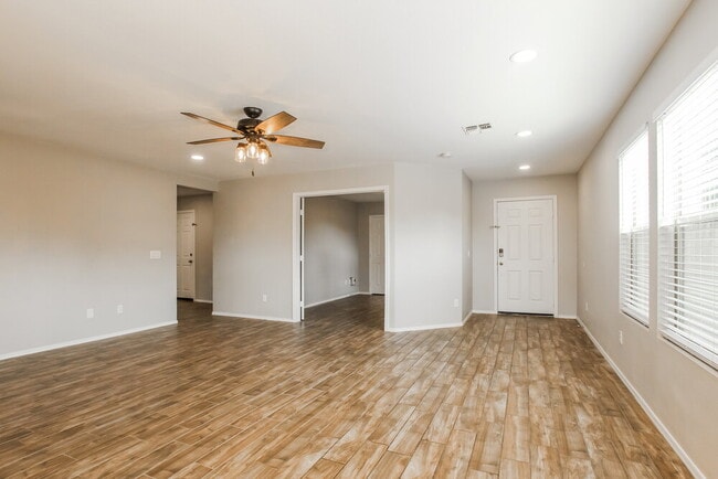 Building Photo - 10609 W Via Del Sol