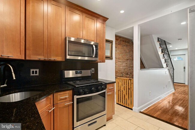 Foto del edificio - 1713 Stocker St
