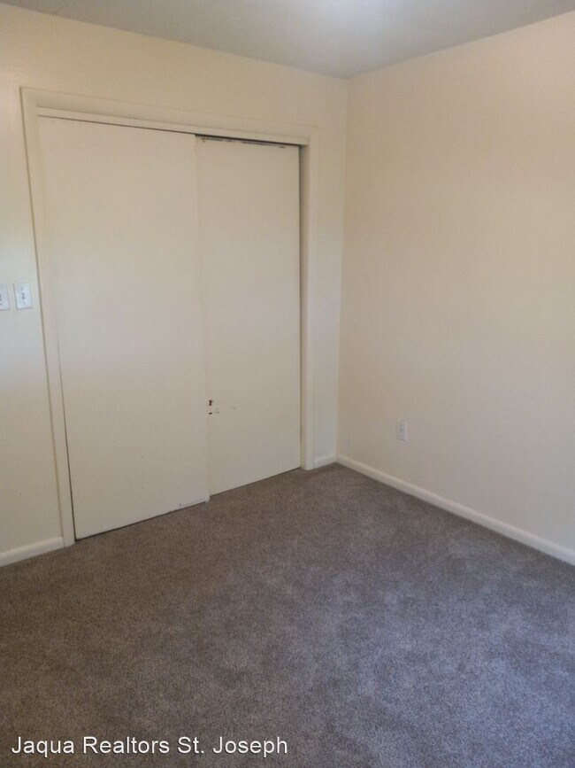 Building Photo - 2 br, 1 bath House - 3172 Cove Path