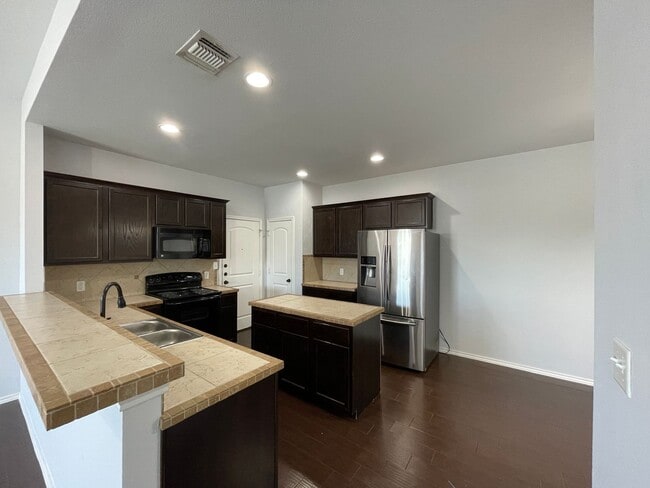 Foto del edificio - Townhome for rent