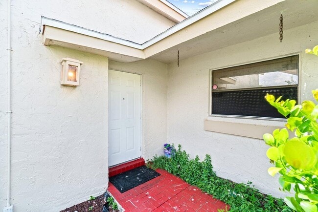 Building Photo - 8541 NW 48th St