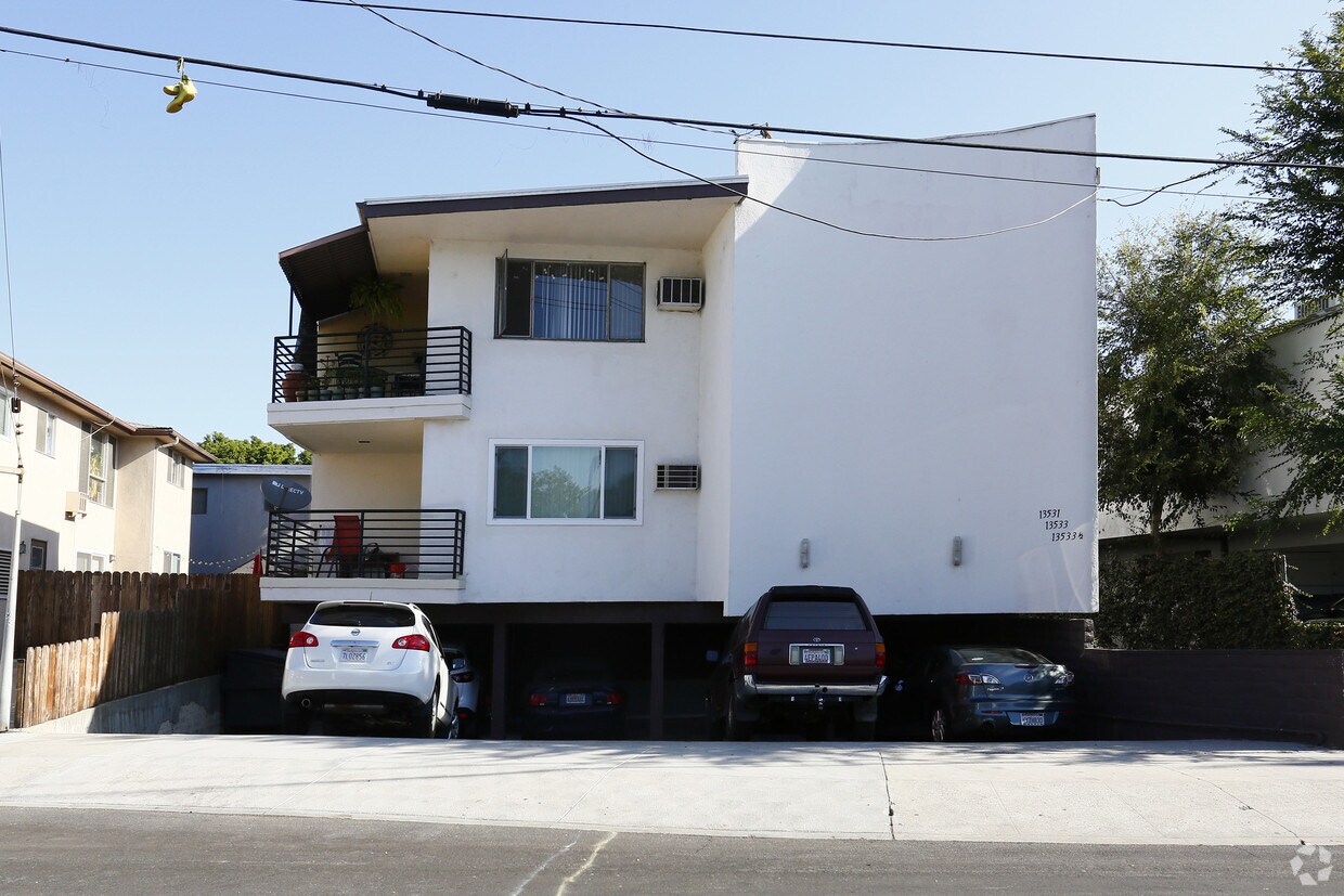 Building Photo - Rye St Apartments
