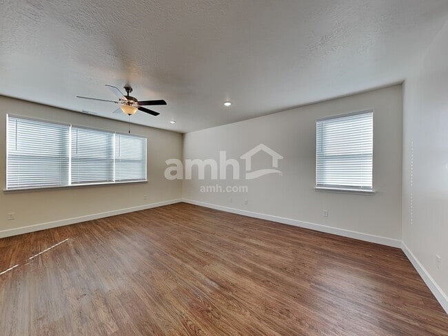 Building Photo - 2294 E Buckskin Way