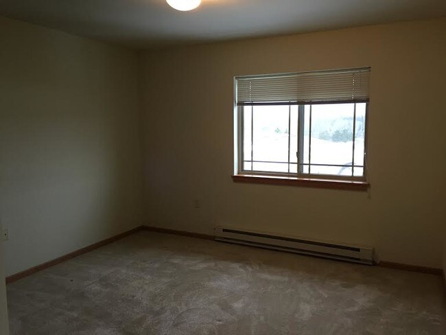 Building Photo - 200 Prairie Heights Dr