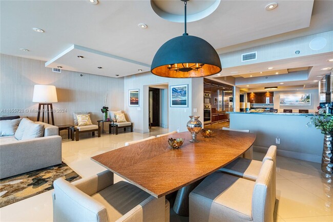 Building Photo - 2711 S Ocean Dr
