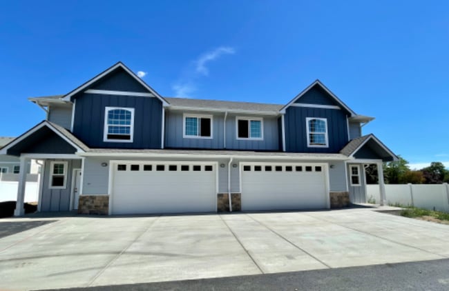 Building Photo - 671 S 83rd Ave