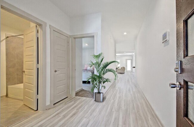 Building Photo - 6902 Telford Holw Trl