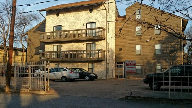 Building Photo - 3506 Speedway