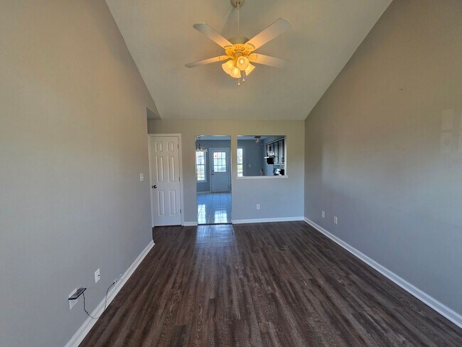 Foto del edificio - Comfort and Convenience Ranch Home Awaits ...