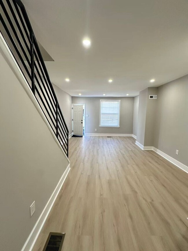 Building Photo - 2B1.5B house in Lower Moyamensing area Available NOW
