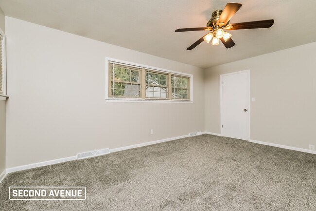 Foto del edificio - 6241 N Robinhood Ln