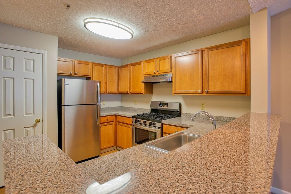 Hampton Knoll Apartments in Akron, OH