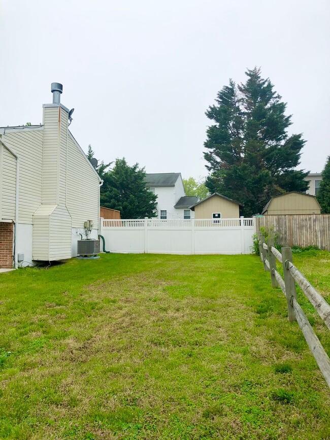 Foto del edificio - Spacious 4 Bedroom Single Family Home in S...