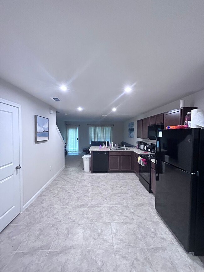 Building Photo - Fully furnished 3/2.5 new construction tow...