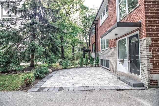 Building Photo - 66 Queensbury Ave