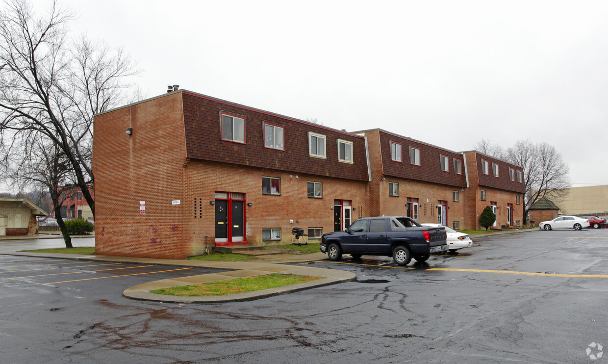 Primary Photo - East Liberty Garden Apartments - Demolished