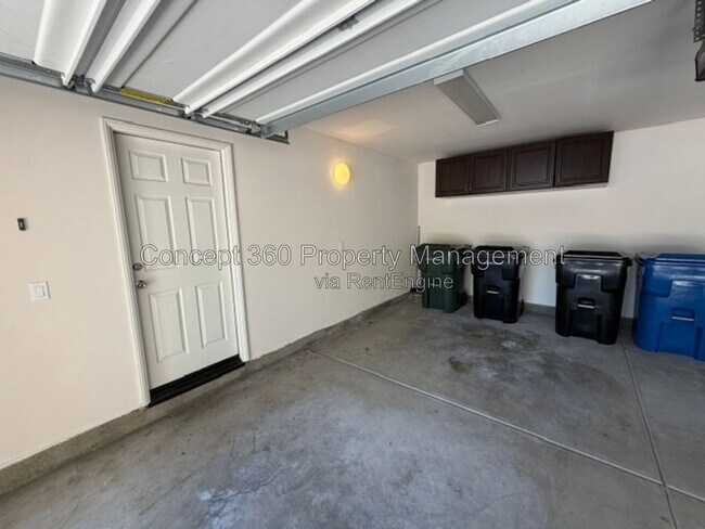 Foto del edificio - 15554 Cypria Cir