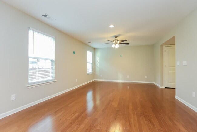 Foto del edificio - 408 Parmley Ln