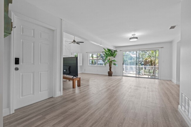 Foto del edificio - 4857 Hummingbird Trail