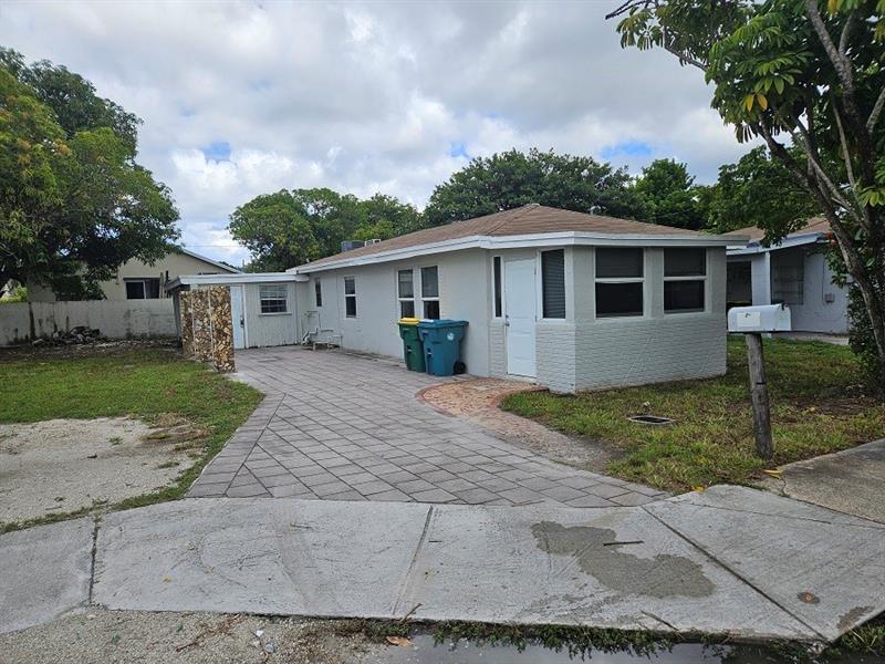 Foto principal - 228 NW 13th Ct