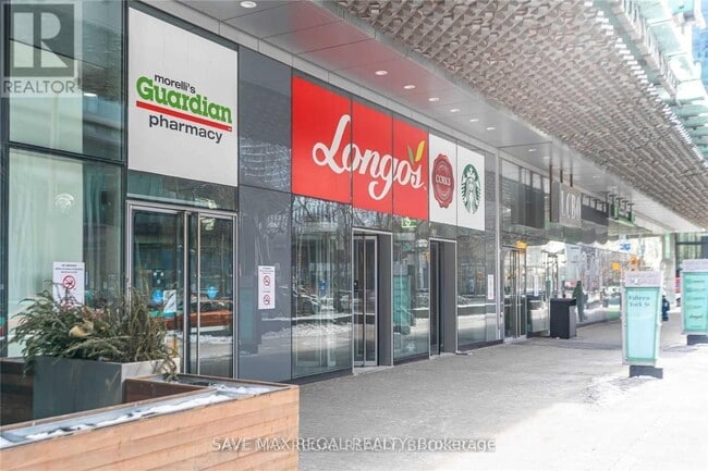 Photo du bâtiment - 55 Bremner Blvd